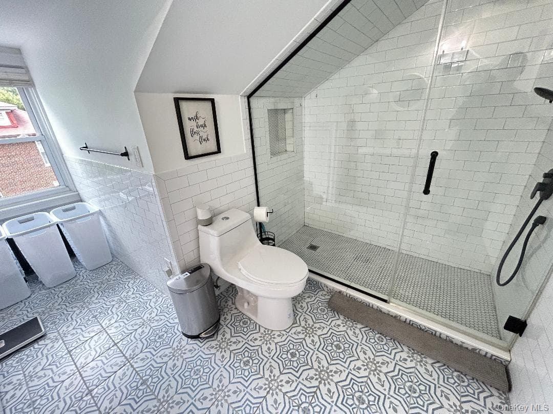 324 Hayward Avenue thumbnail 16
