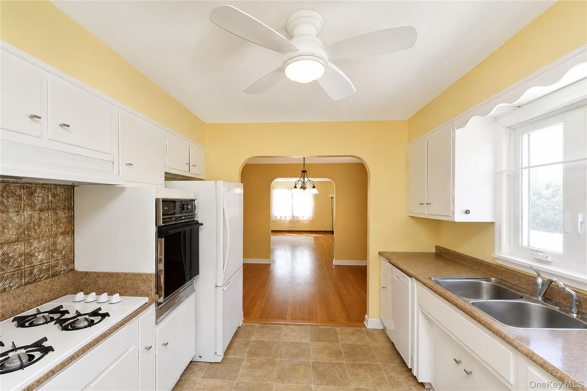 3895 Amboy Road thumbnail 7