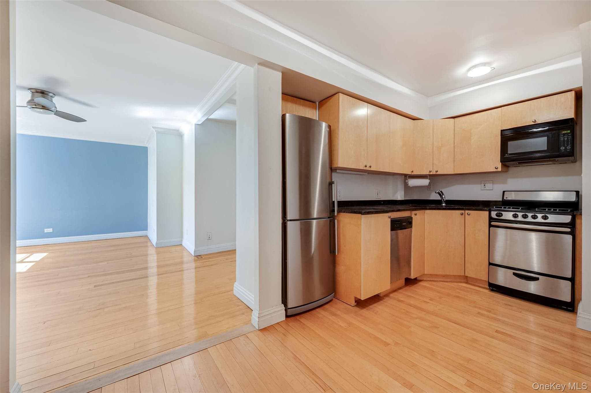 39-35 51st Street Unit: 6E thumbnail 5