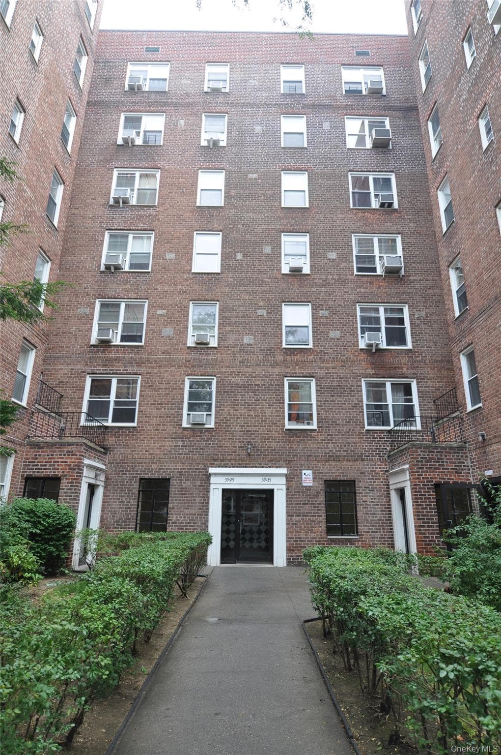 39-35 51st Street Unit: 6E photo 1