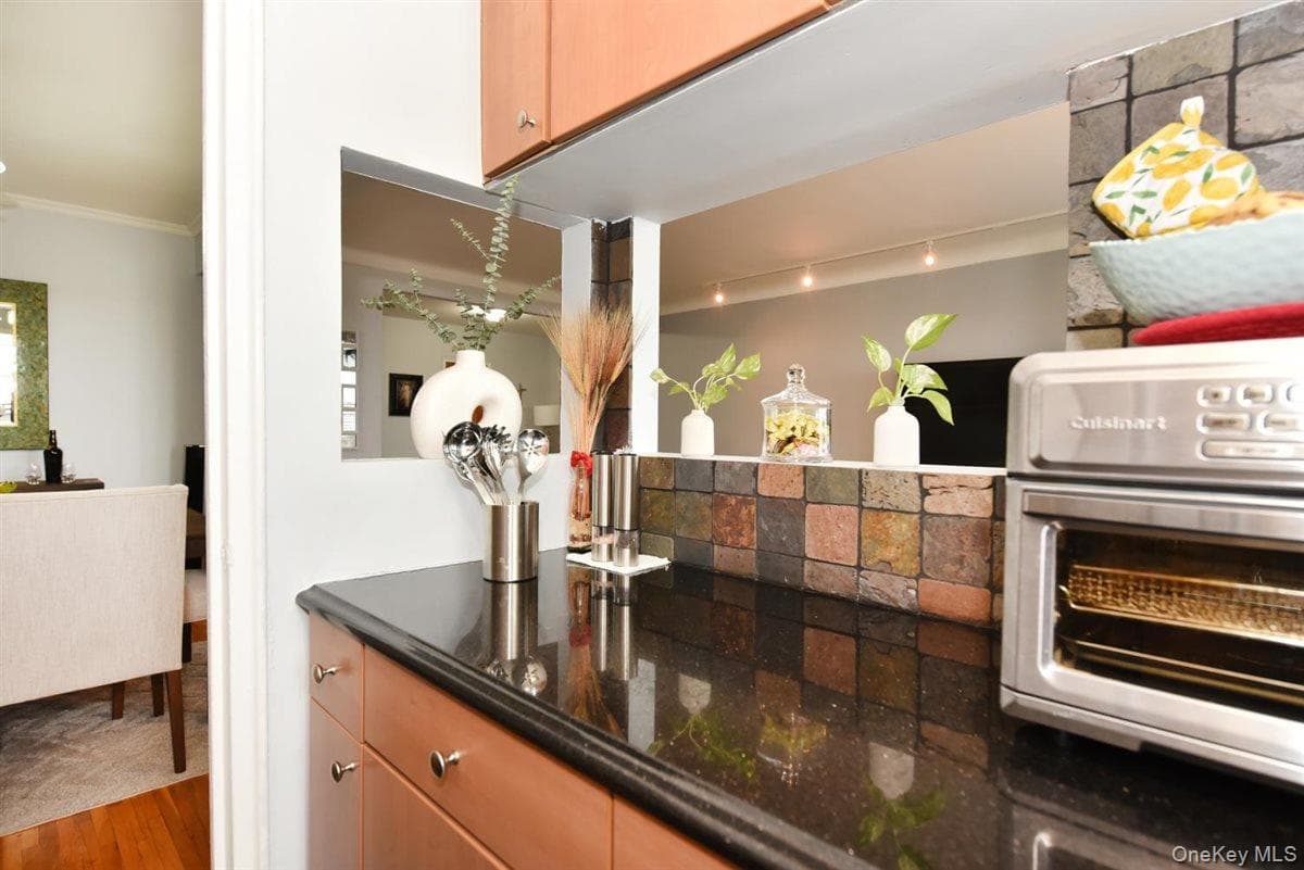143-50 Hoover Avenue Unit: 503 thumbnail 8
