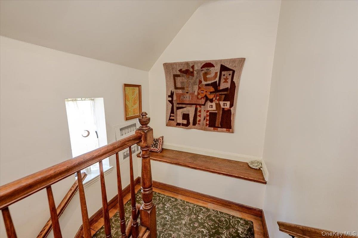 1264 Rhinelander Avenue thumbnail 20