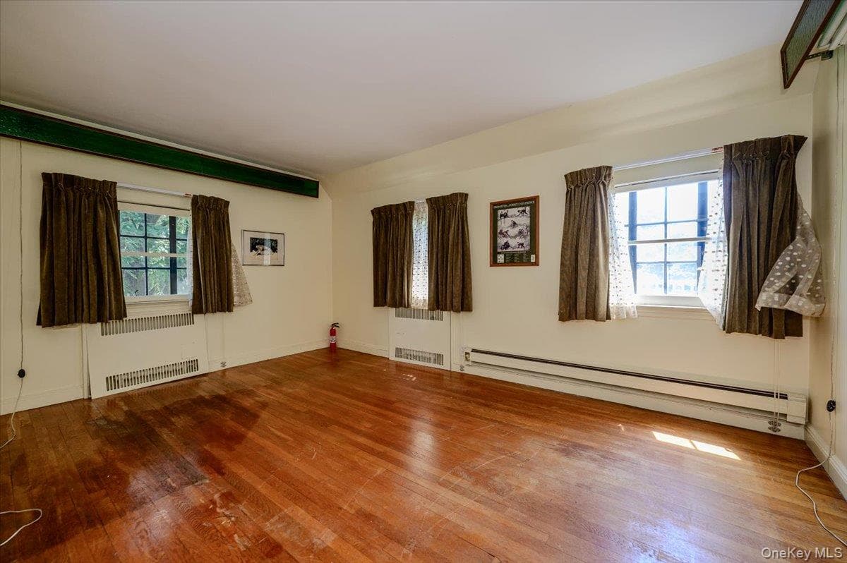 1264 Rhinelander Avenue thumbnail 29