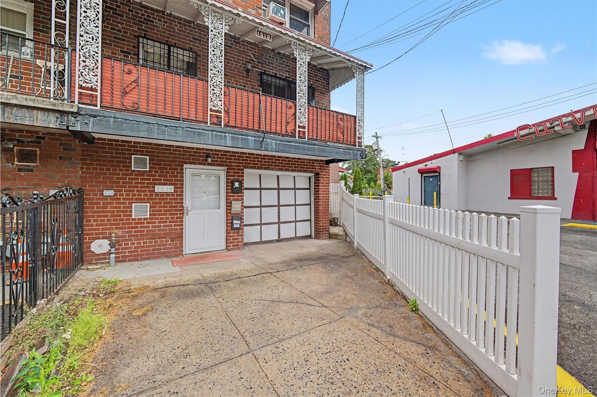 1010 E 233rd Street thumbnail 3