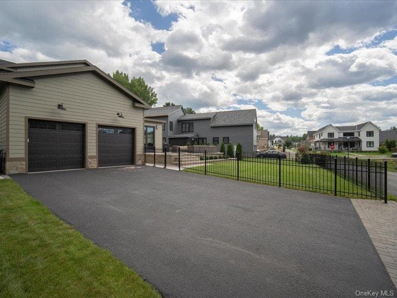 31 Oak Riidge Boulevard thumbnail 44
