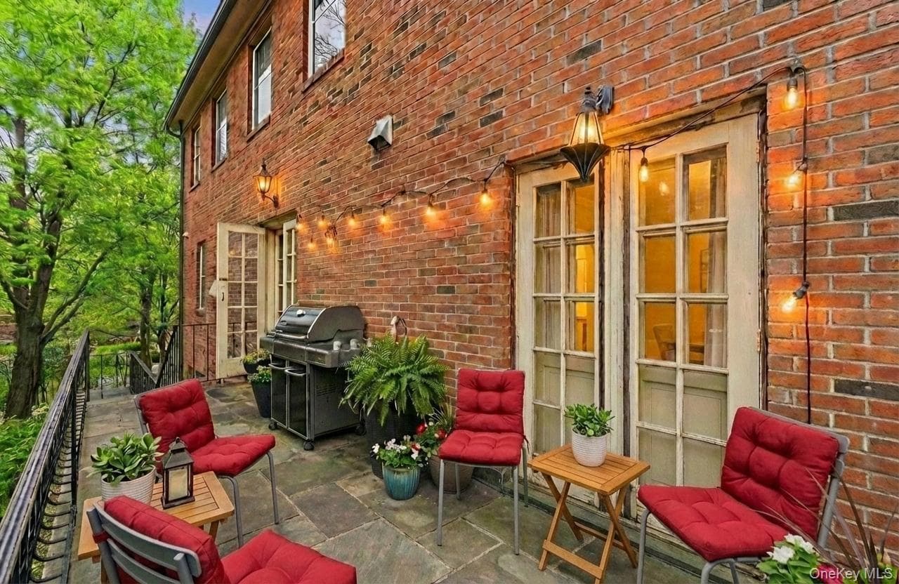 31 Puritan Avenue thumbnail 3