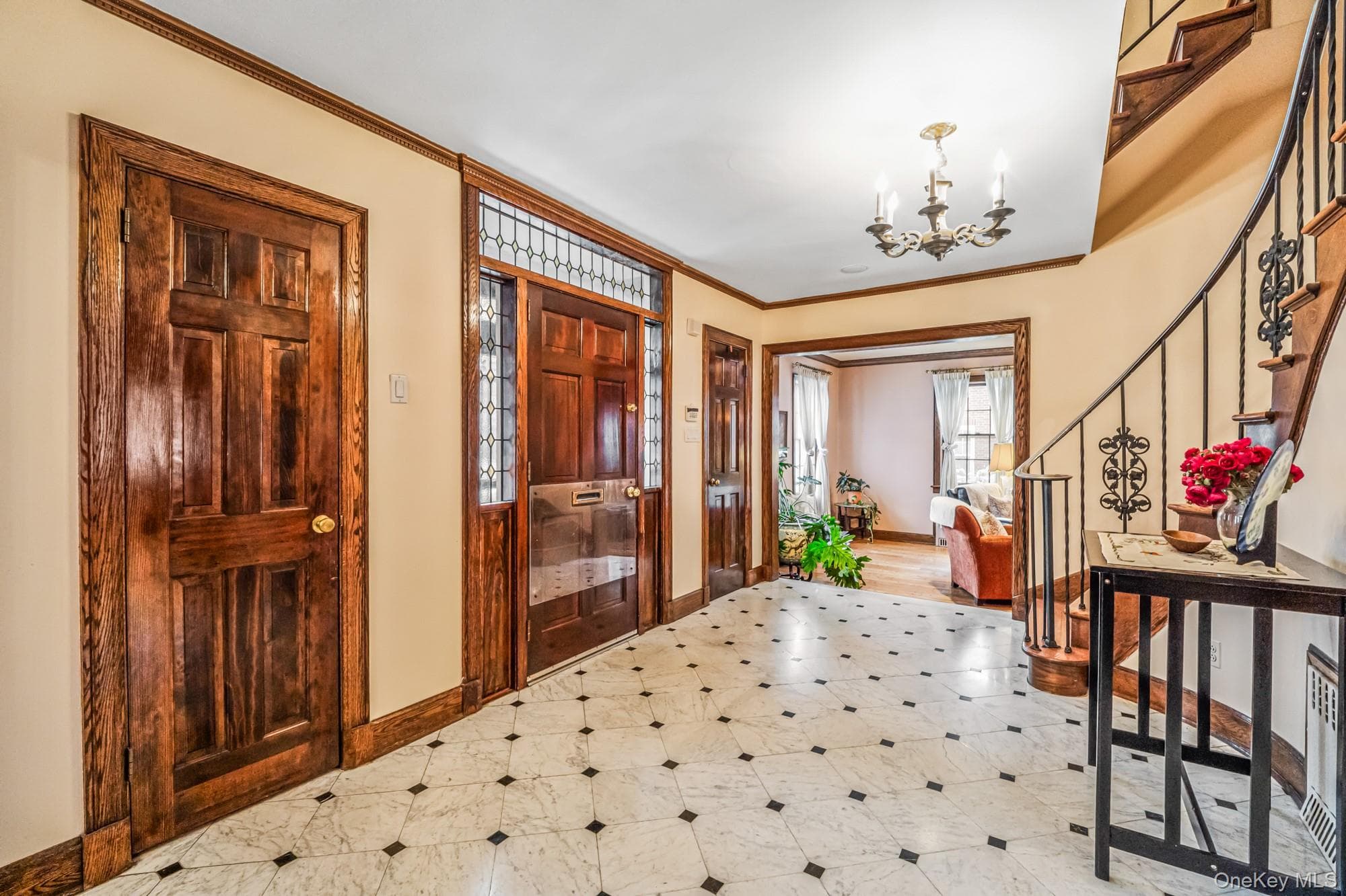 31 Puritan Avenue thumbnail 7