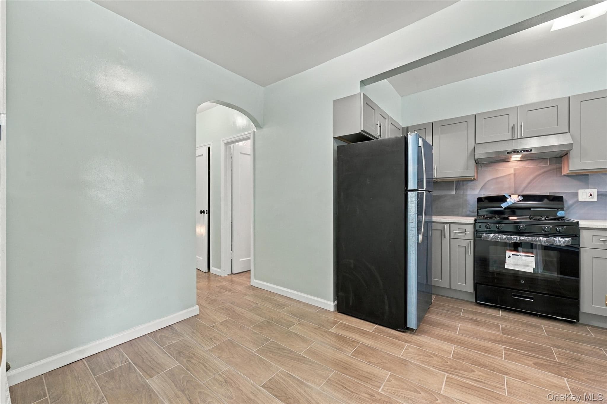 86-02 Elmhurst Avenue thumbnail 28