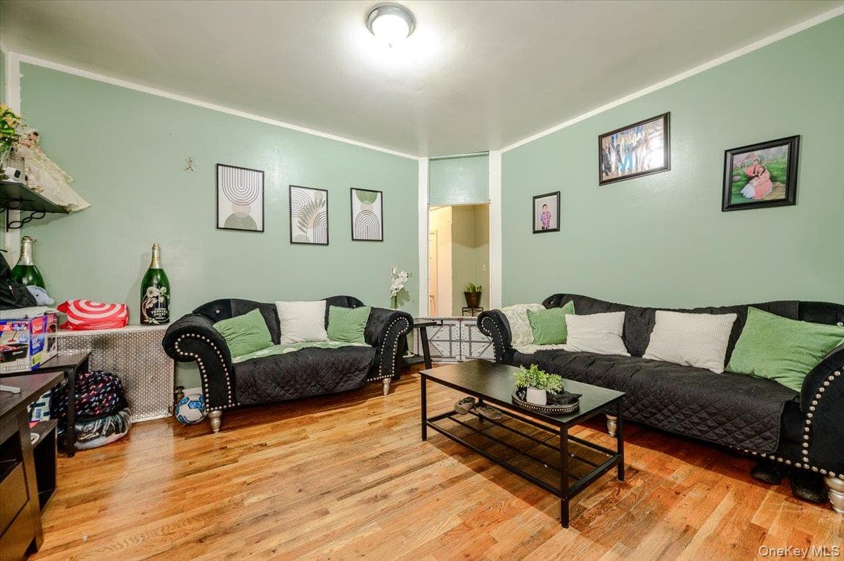 719 Van Nest Avenue thumbnail 3