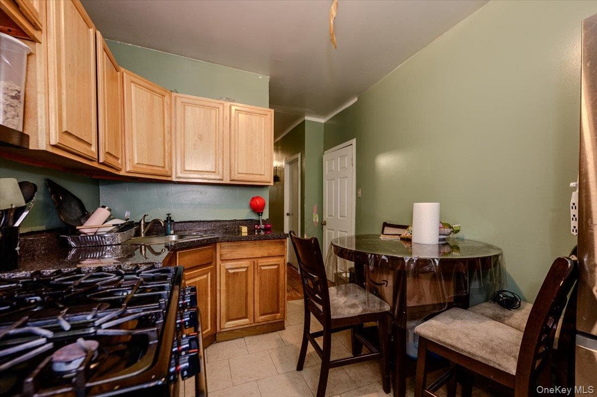 719 Van Nest Avenue thumbnail 6