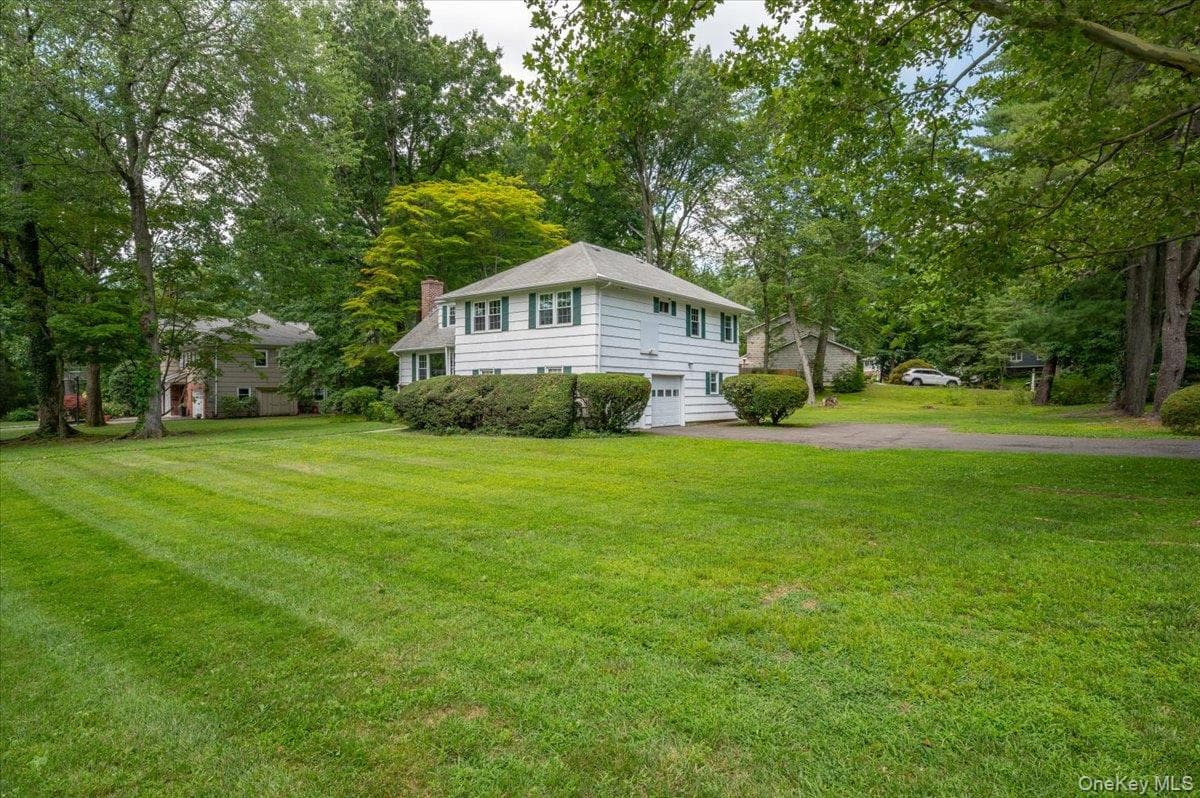 27 Meadowlark Road thumbnail 2