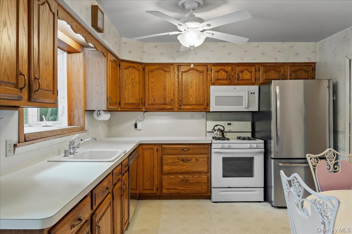 27 Meadowlark Road thumbnail 10