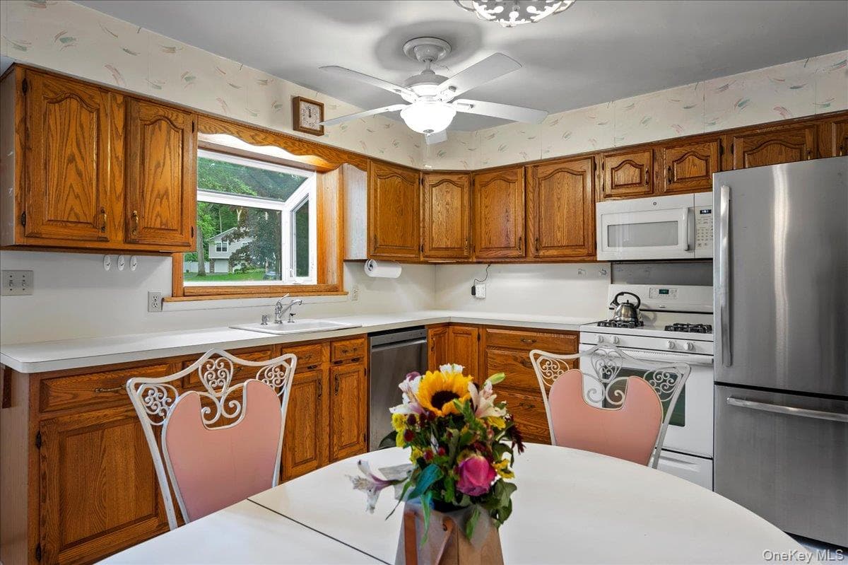 27 Meadowlark Road thumbnail 12