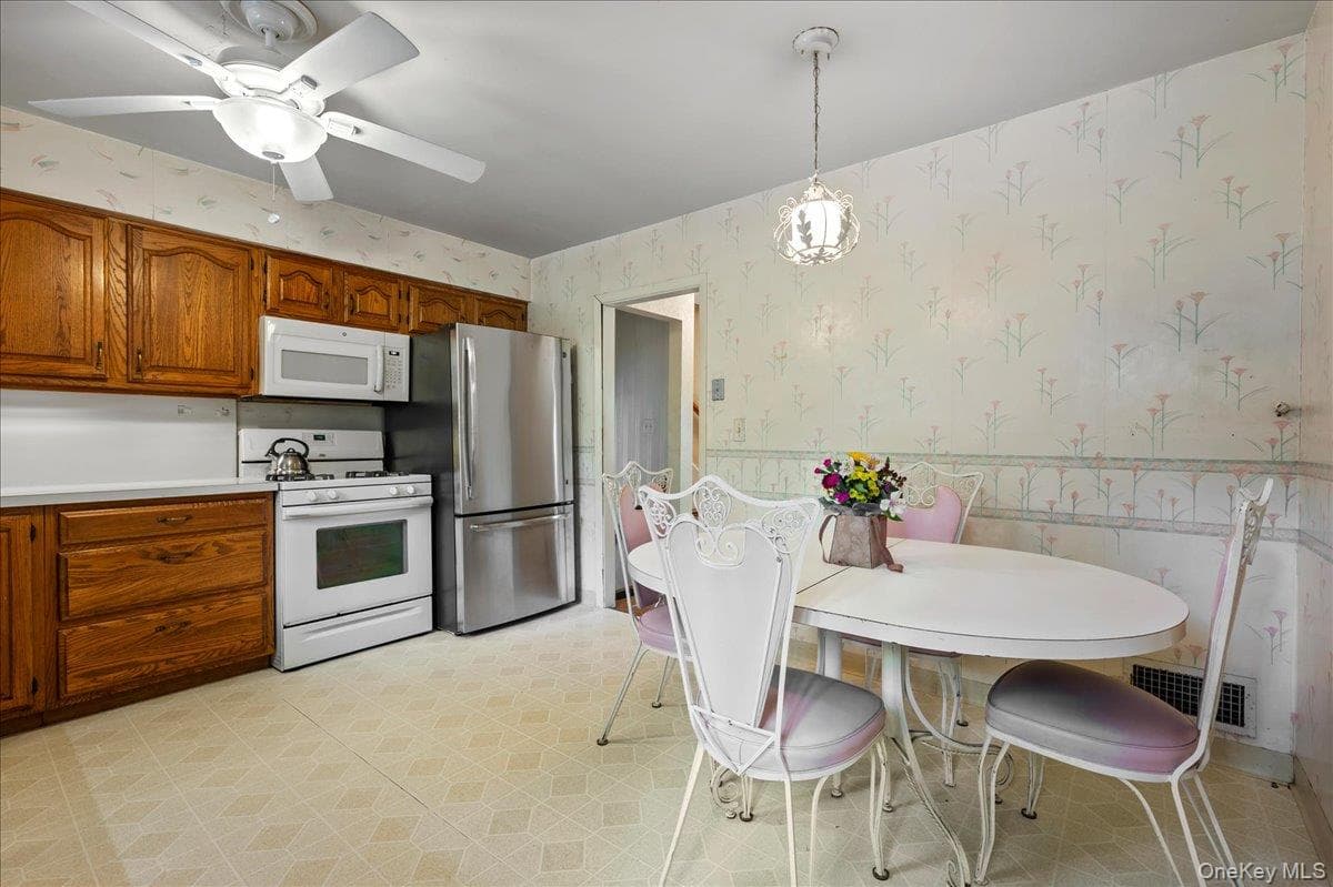 27 Meadowlark Road thumbnail 11