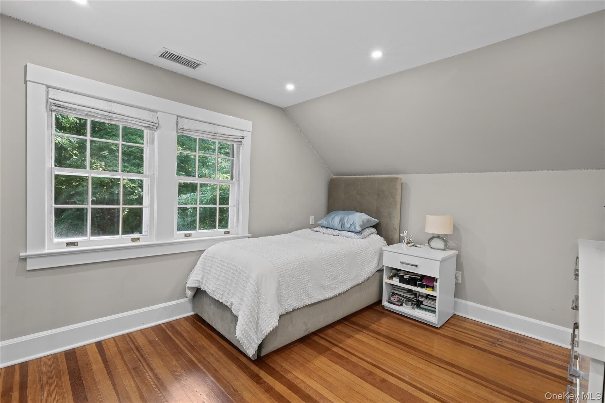 131 Douglas Road thumbnail 12