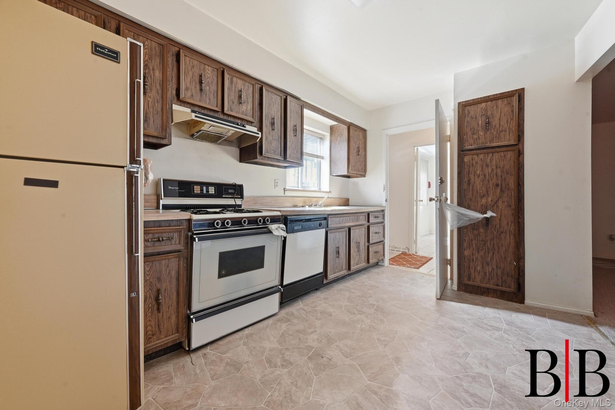 2177 E 69 Street thumbnail 22