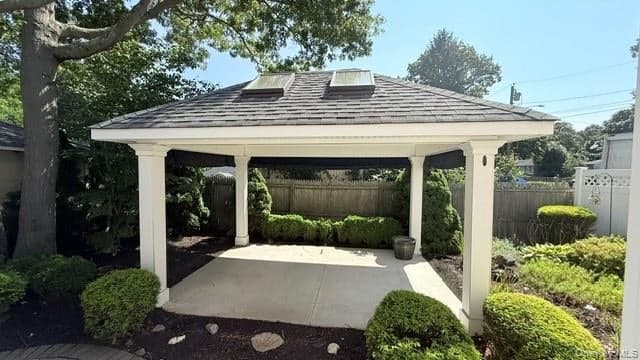 283 William Floyd Parkway thumbnail 5