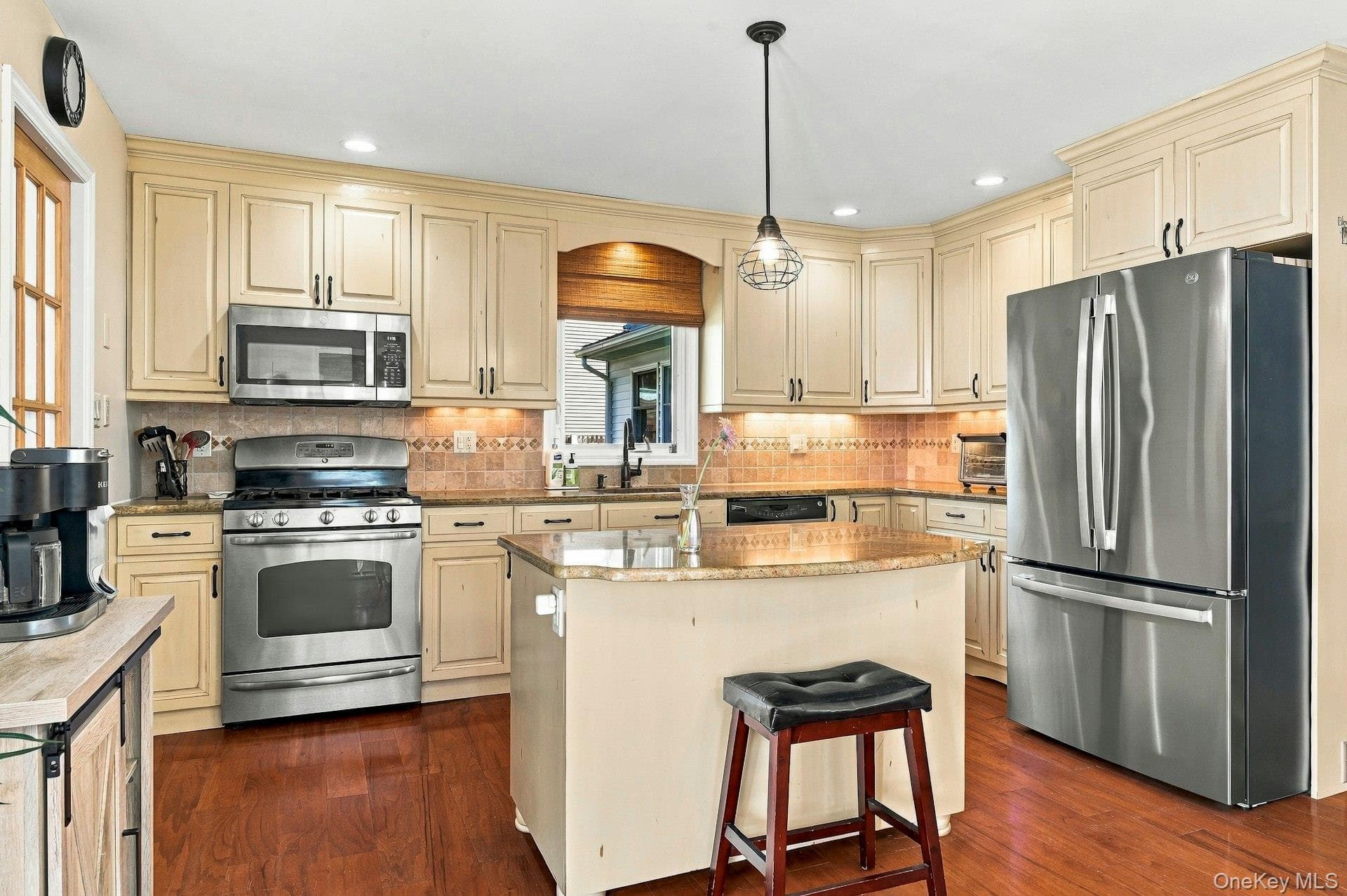724 Sandra Avenue thumbnail 2
