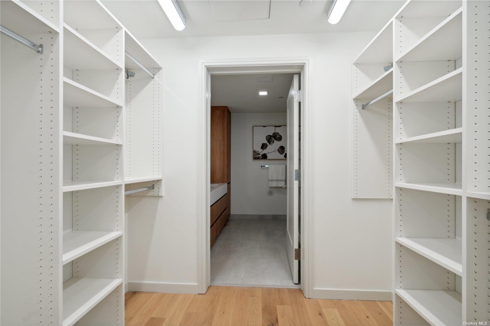 218 Middle Neck Road Unit: 108 thumbnail 8