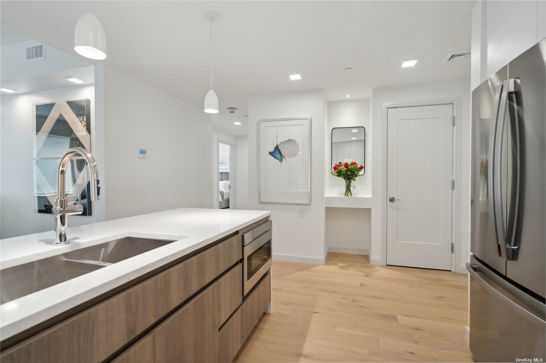 218 Middle Neck Road Unit: 108 thumbnail 5