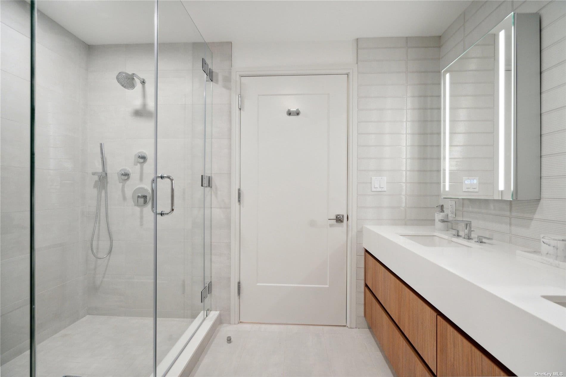 218 Middle Neck Road Unit: 108 thumbnail 9