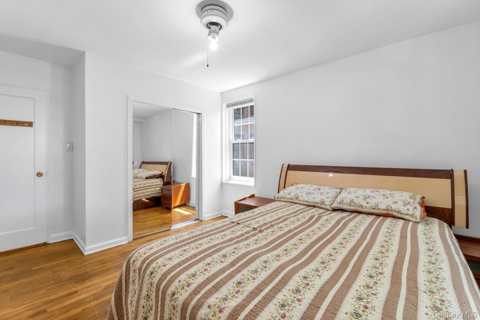 140-18 Burden Crescent Unit: 305 thumbnail 9