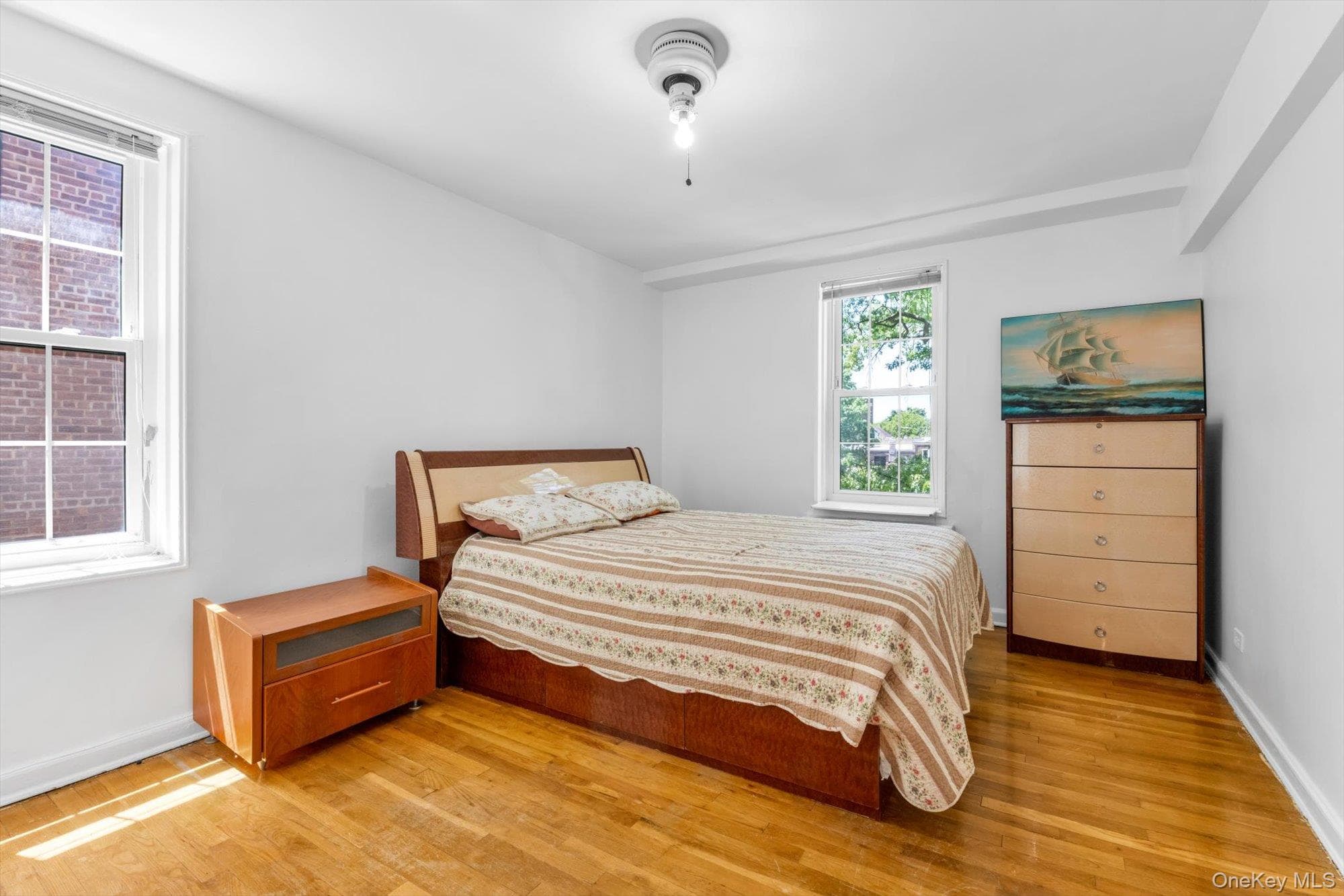 140-18 Burden Crescent Unit: 305 thumbnail 8