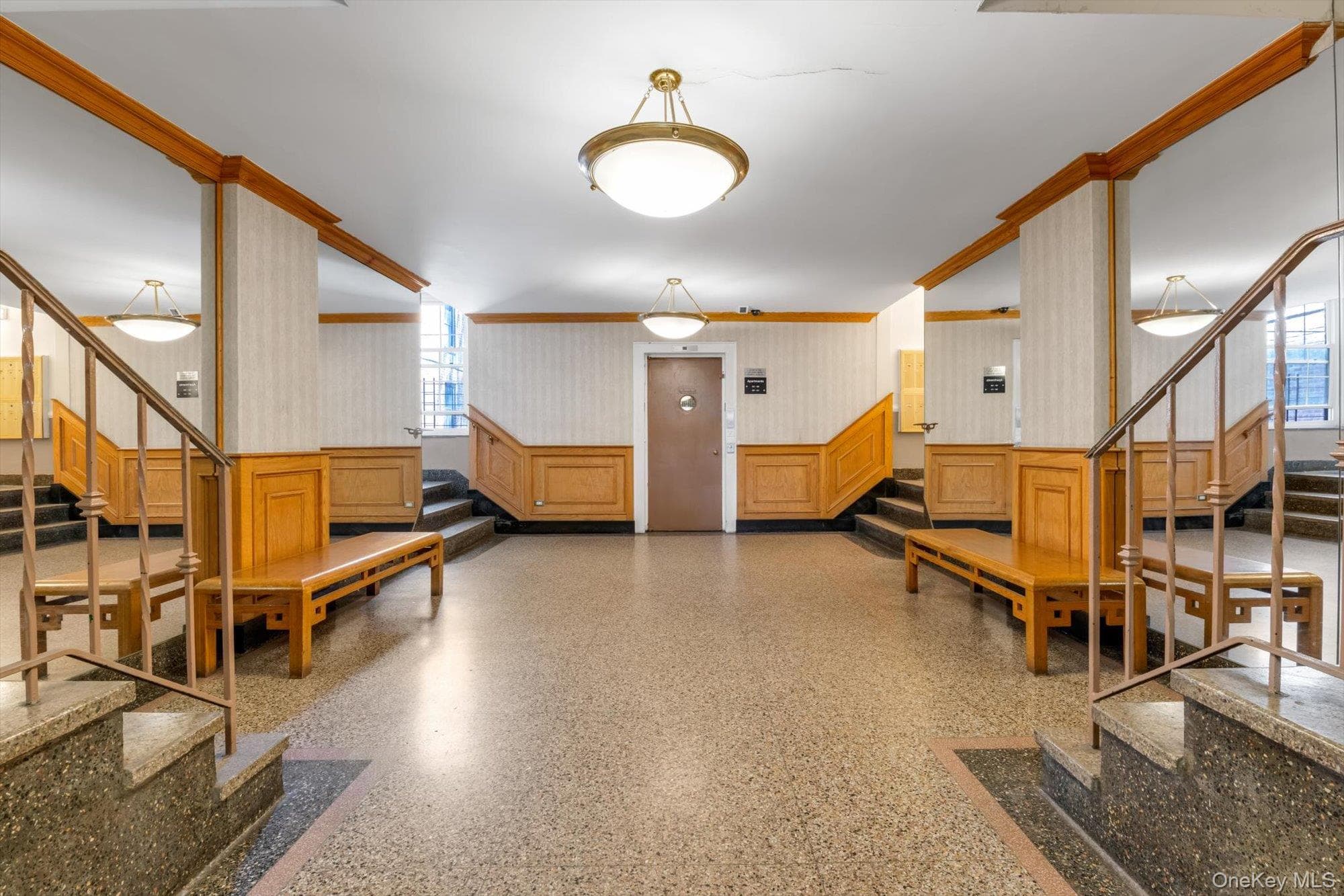 140-18 Burden Crescent Unit: 305 thumbnail 2