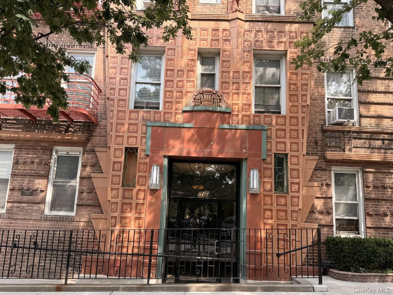 601 Pelham Parkway Unit: 108, Bronx