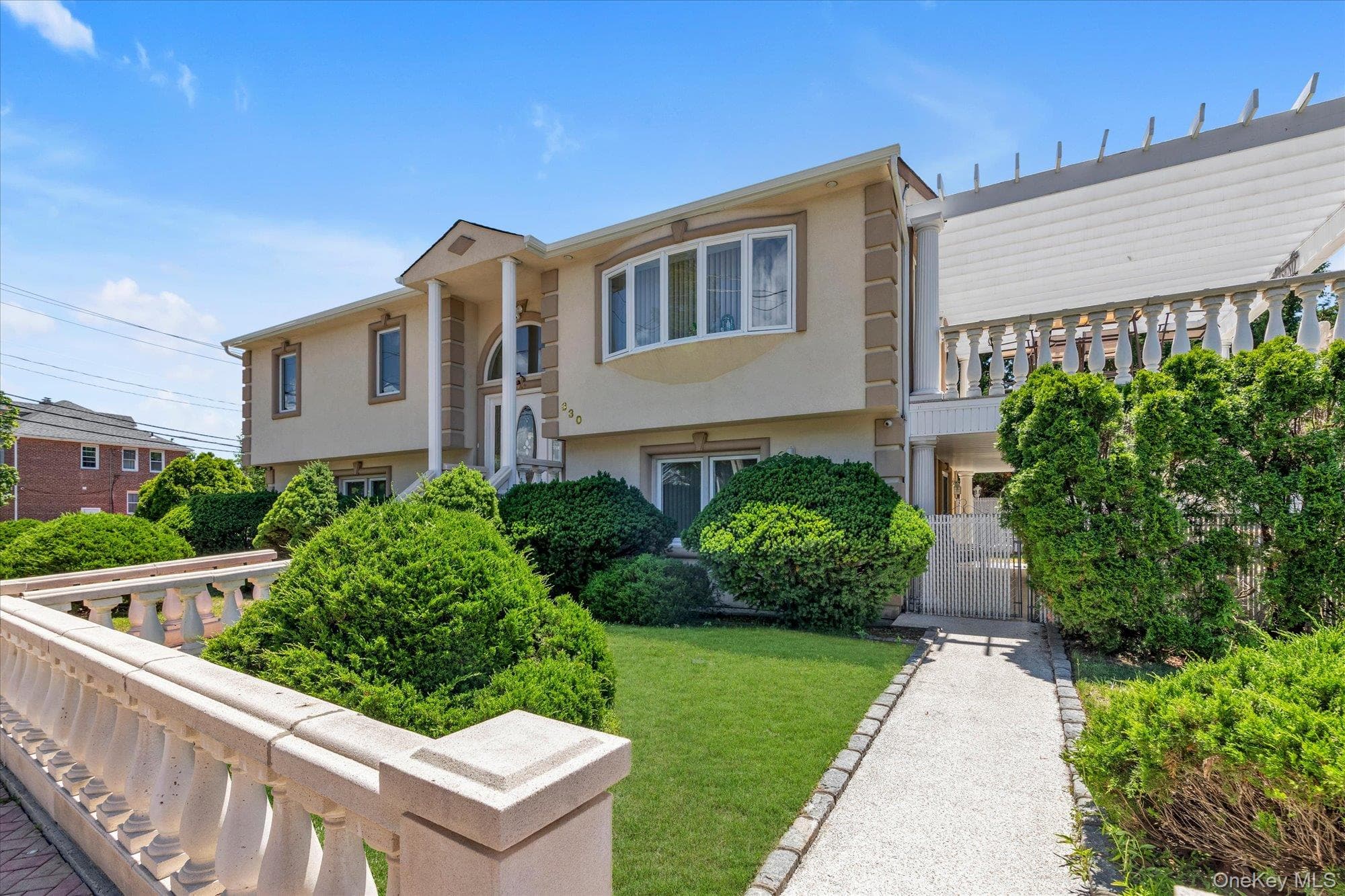 330 Bayville Avenue thumbnail 2
