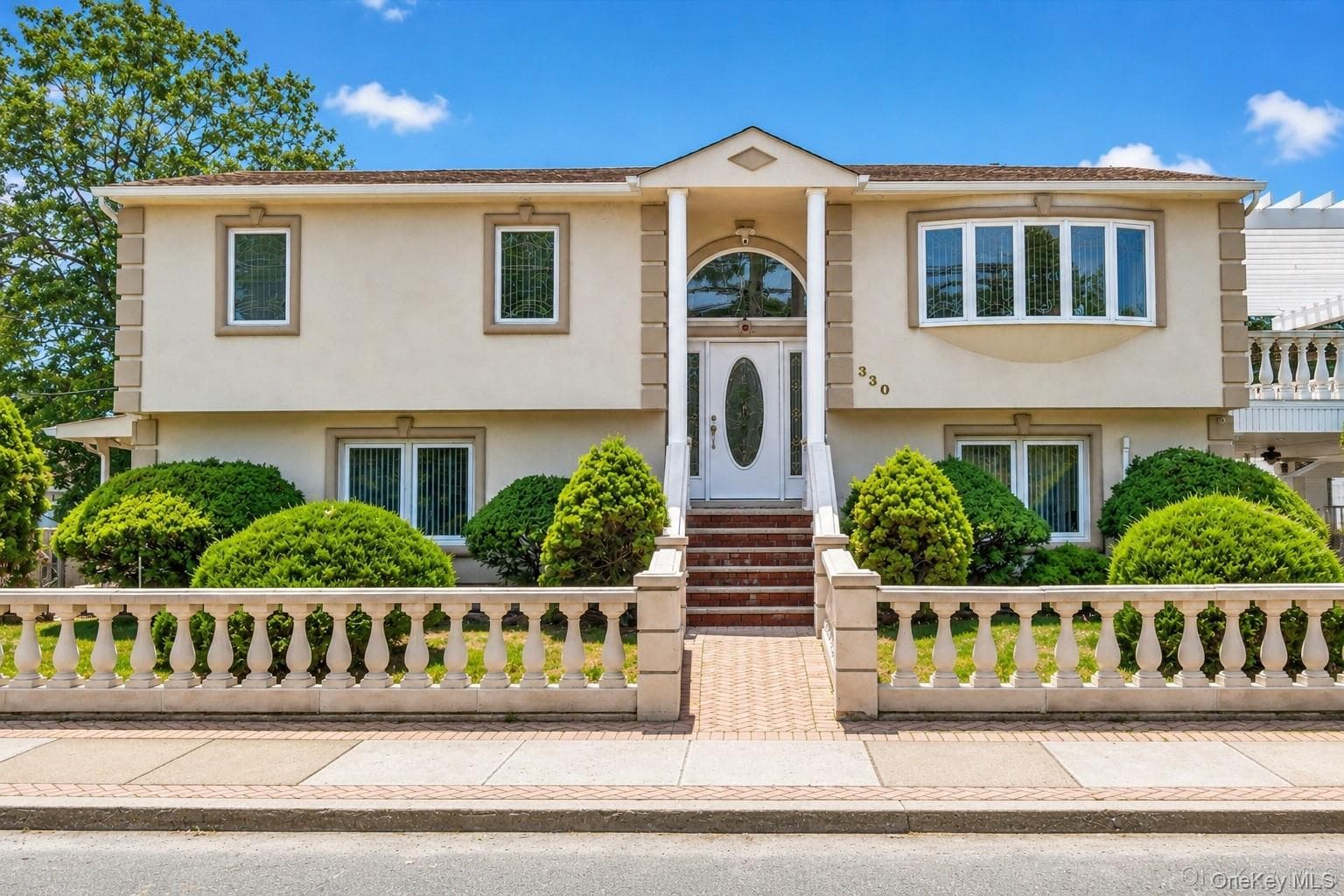 330 Bayville Avenue, Bayville