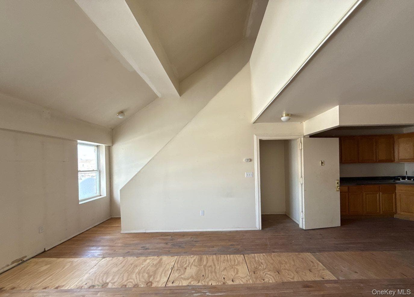 160 Beach 30th Street thumbnail 2