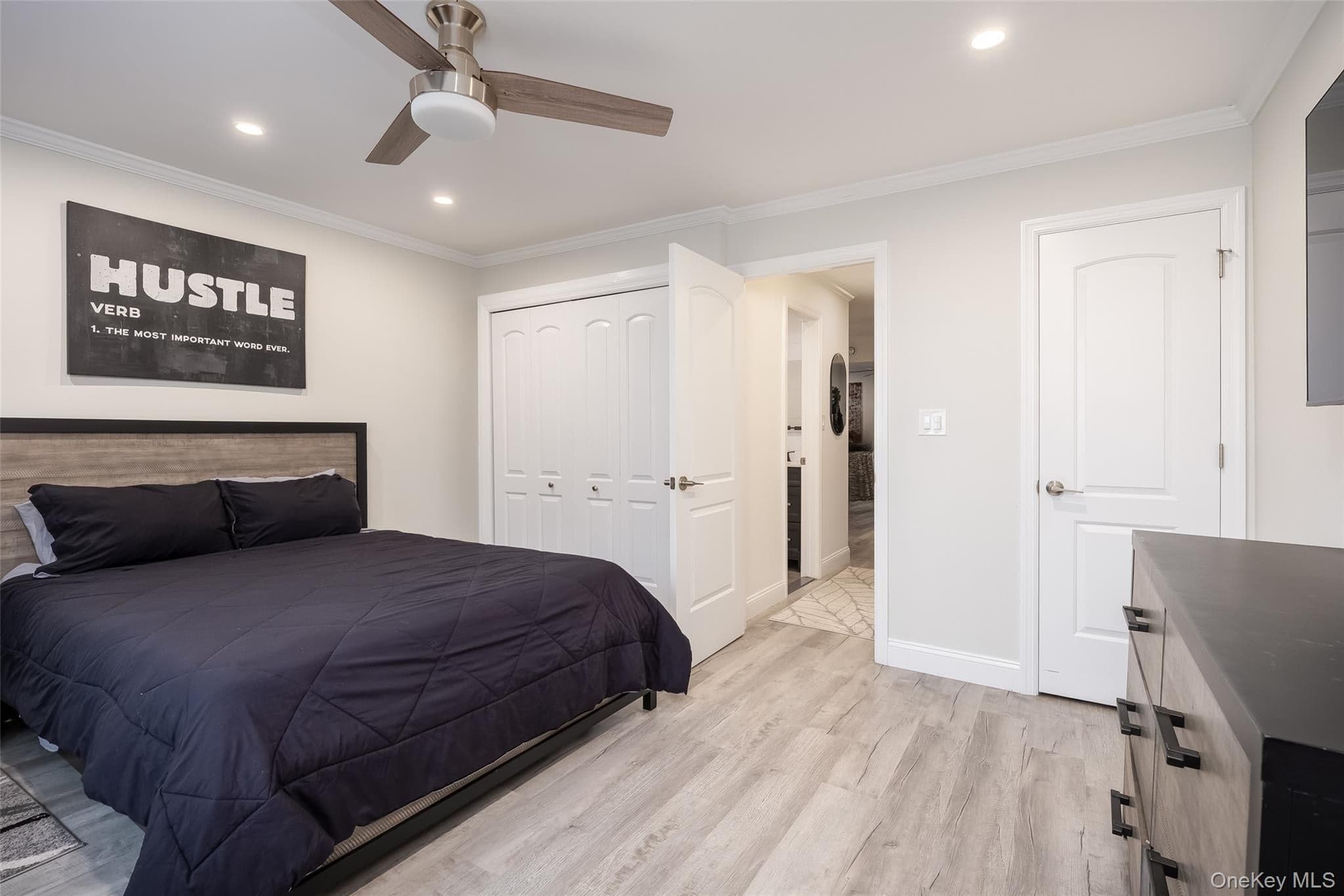200 Merrick Road Unit: F thumbnail 24