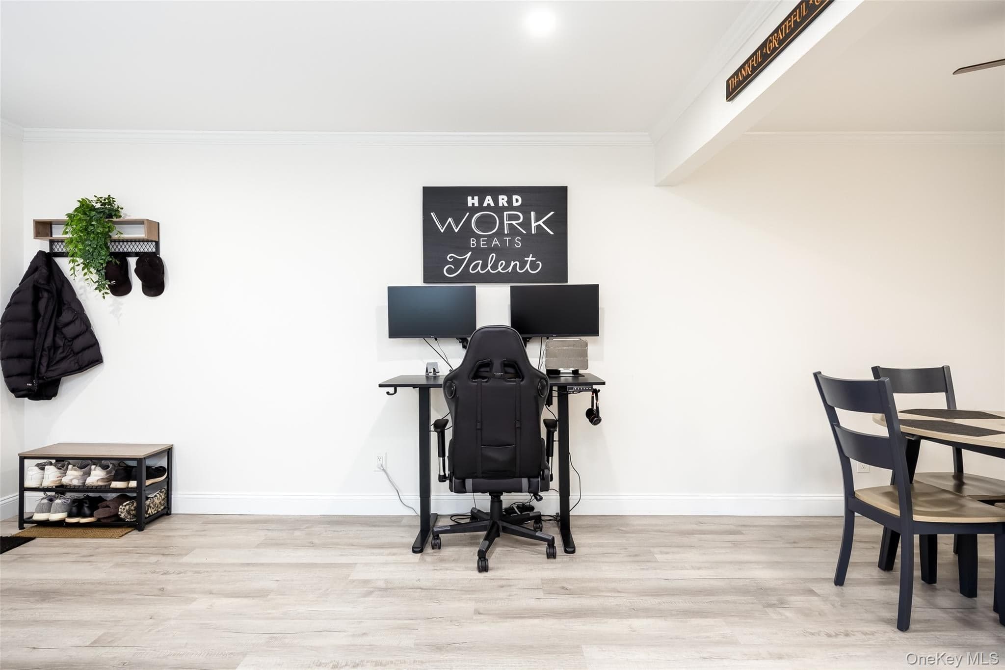 200 Merrick Road Unit: F thumbnail 10