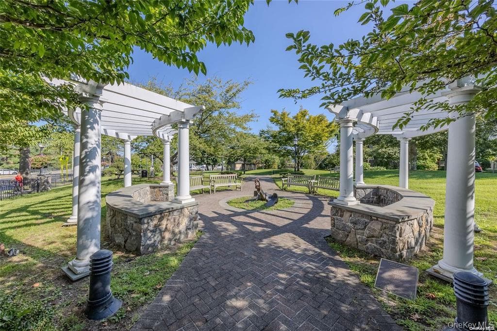 200 Merrick Road Unit: F thumbnail 32