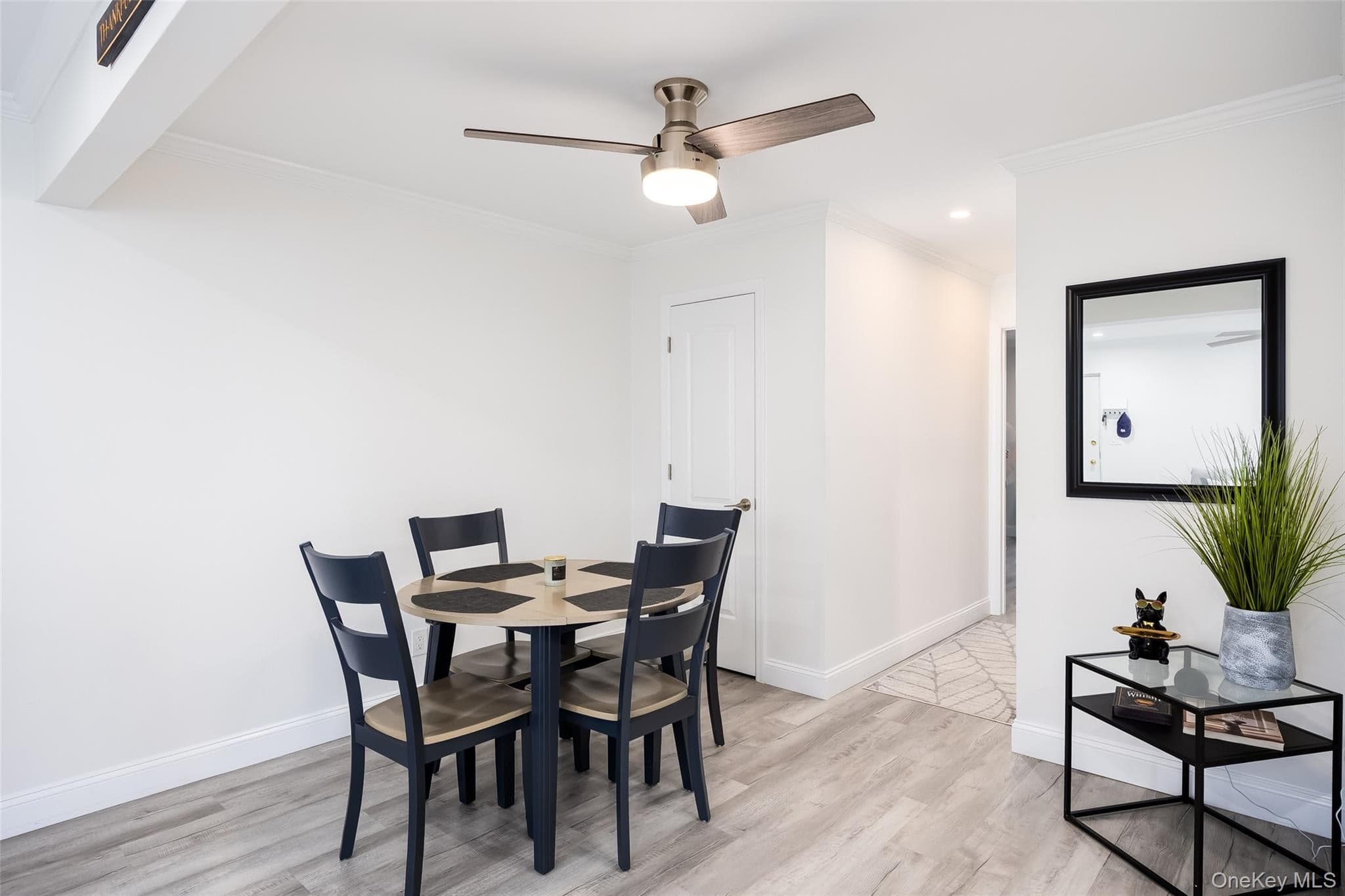 200 Merrick Road Unit: F thumbnail 11