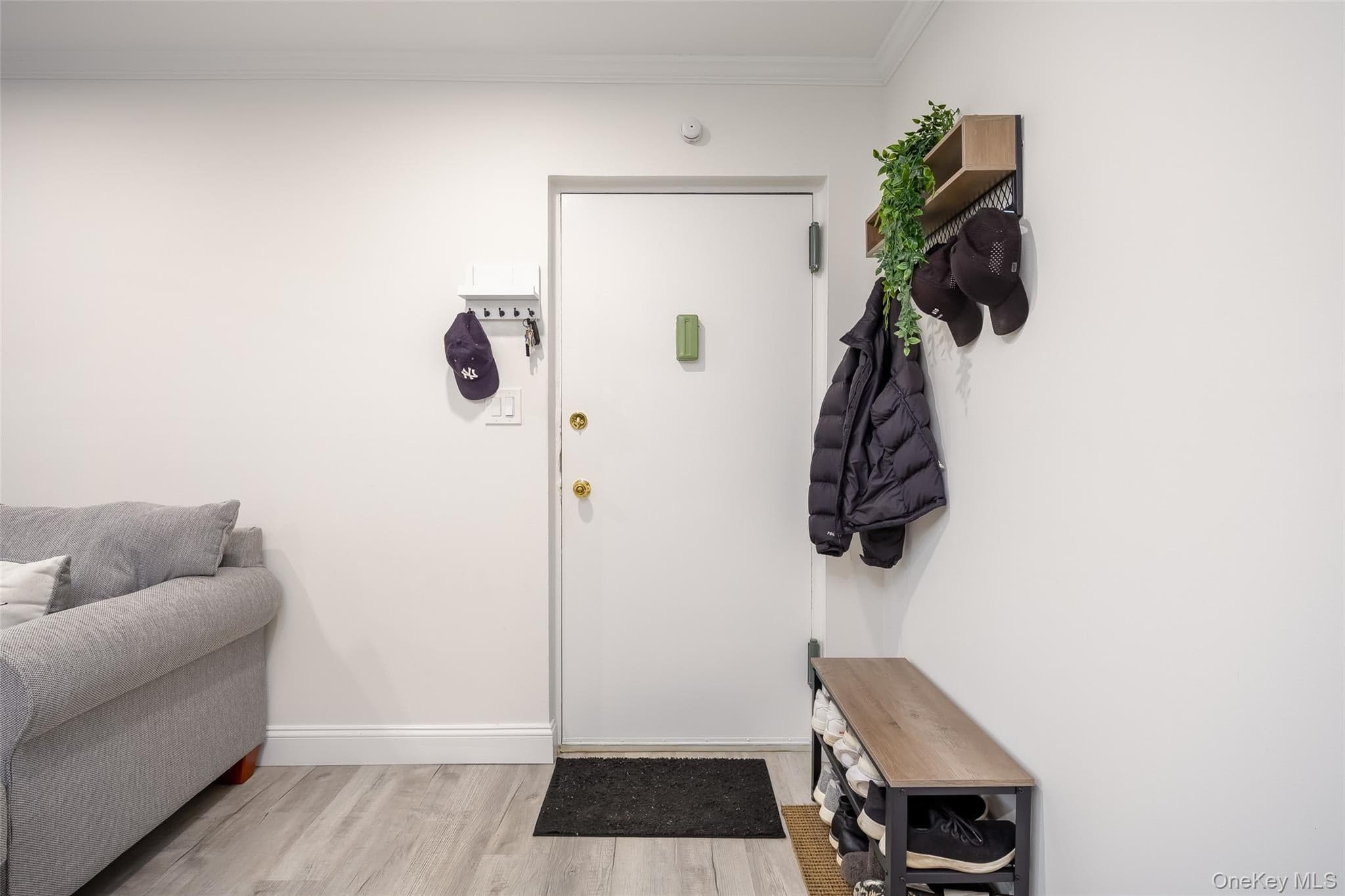 200 Merrick Road Unit: F thumbnail 5