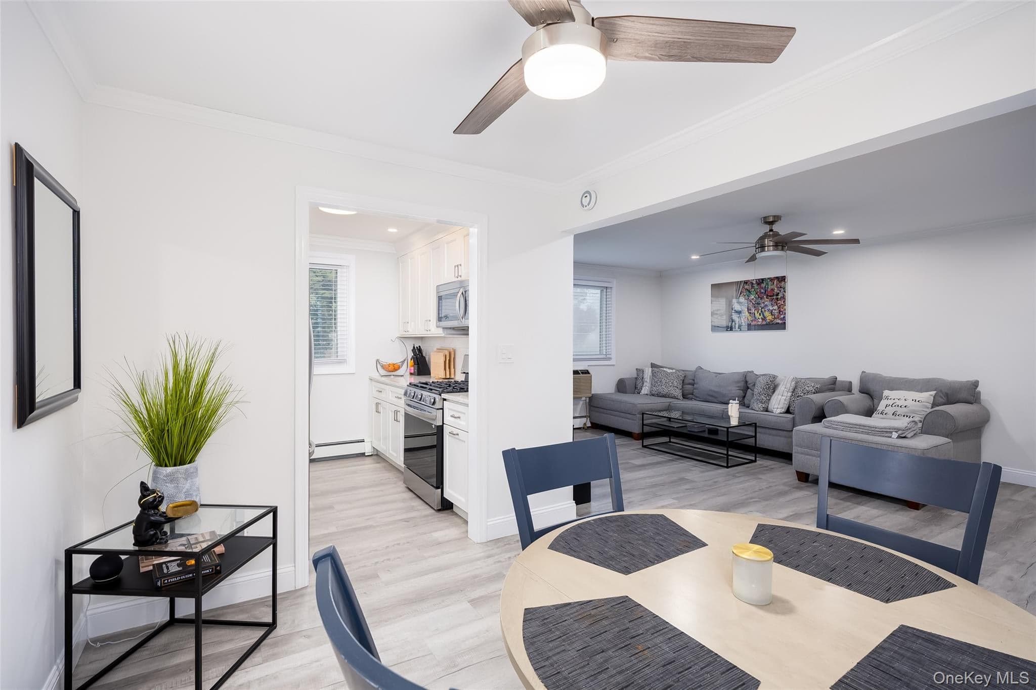 200 Merrick Road Unit: F thumbnail 12