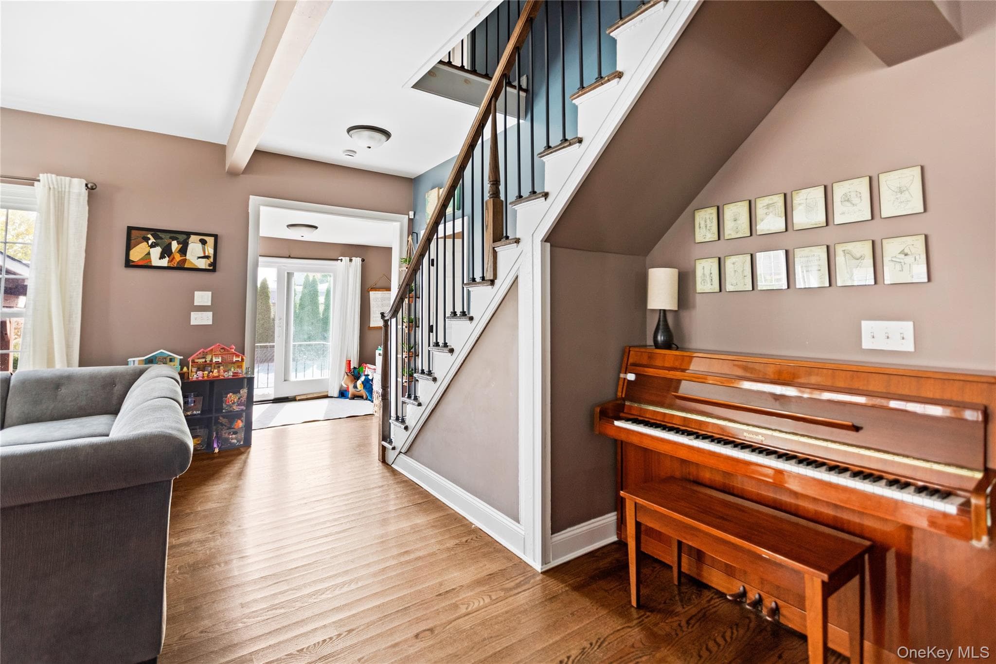 10 Maple Avenue thumbnail 14