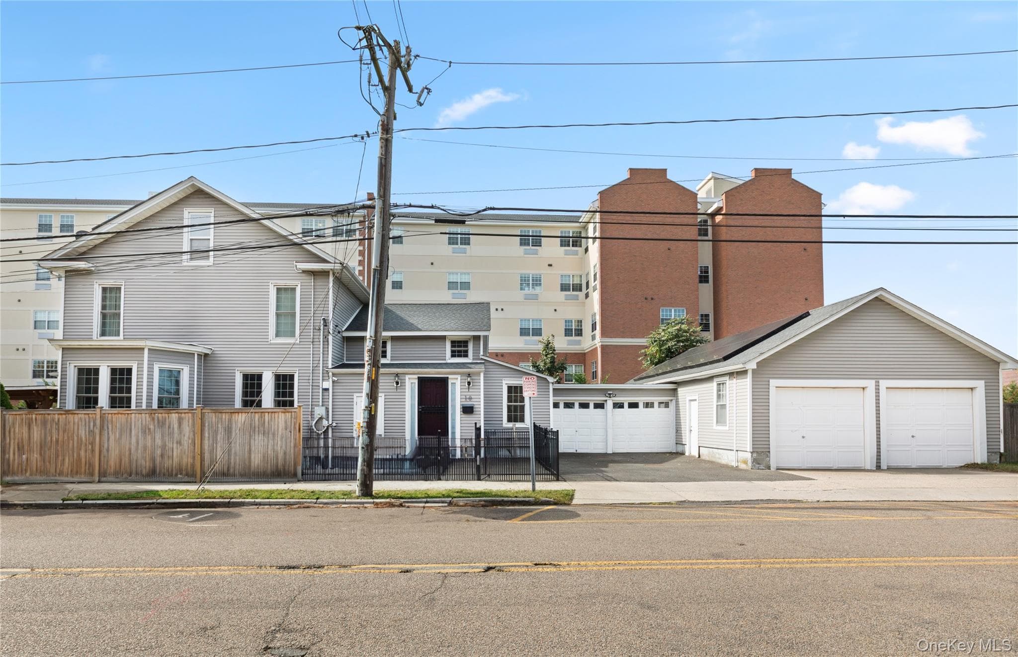 10 Maple Avenue thumbnail 3