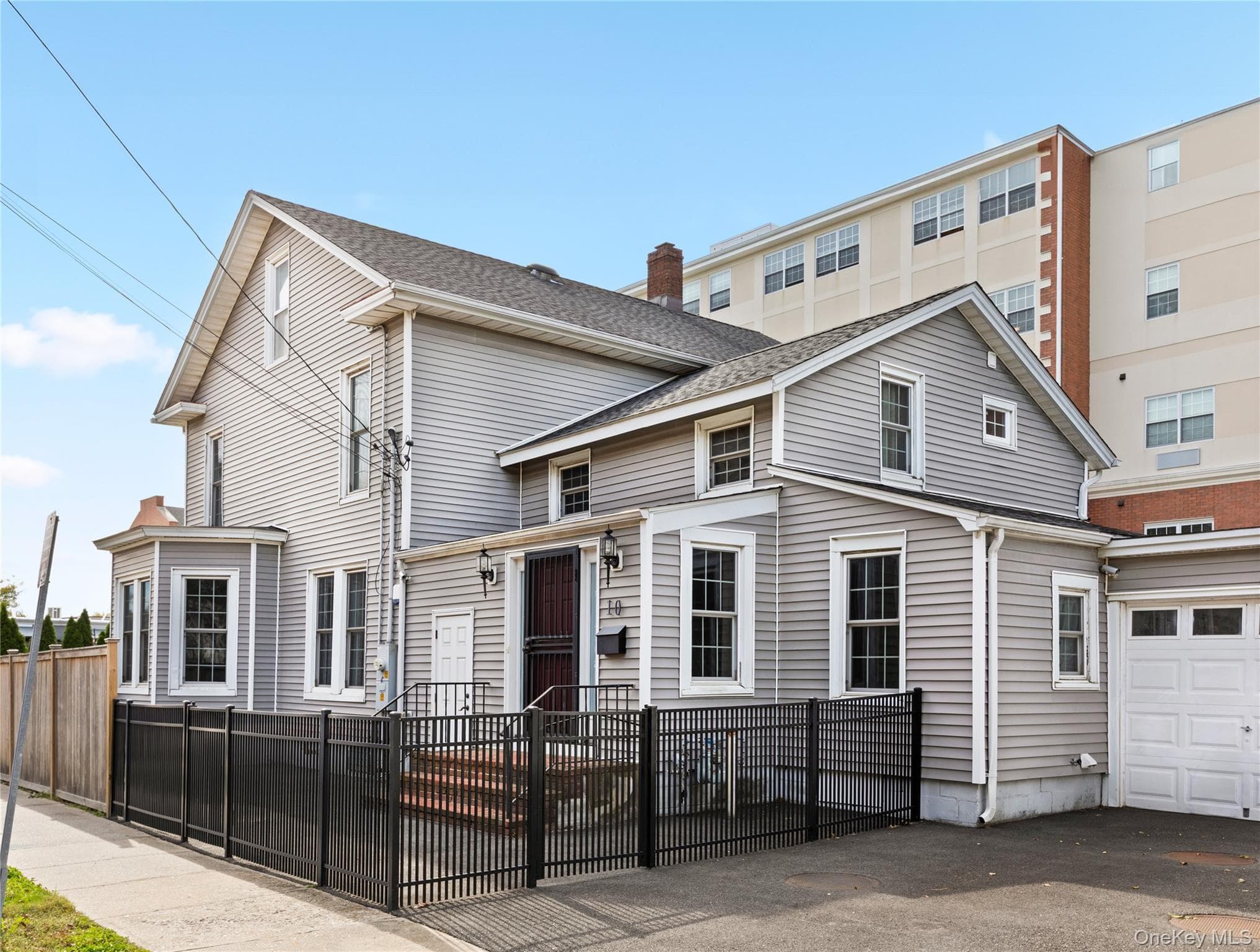 10 Maple Avenue thumbnail 4