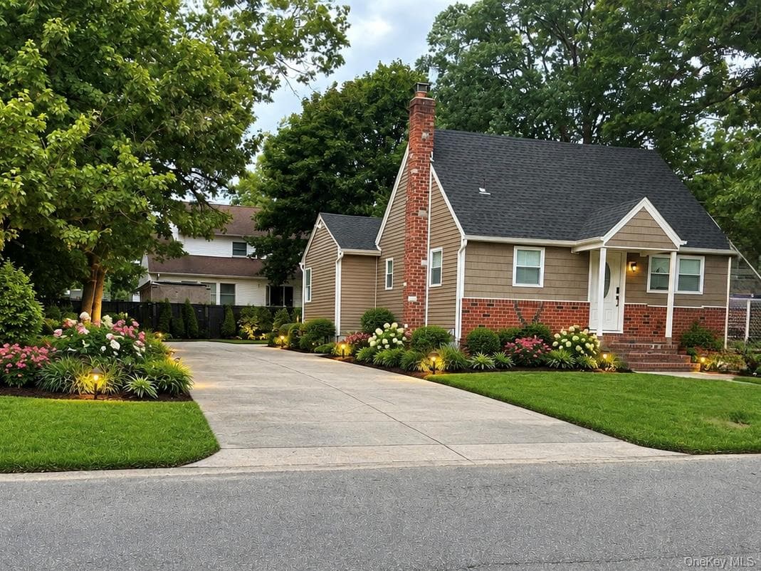 1316 6th Street, West Babylon