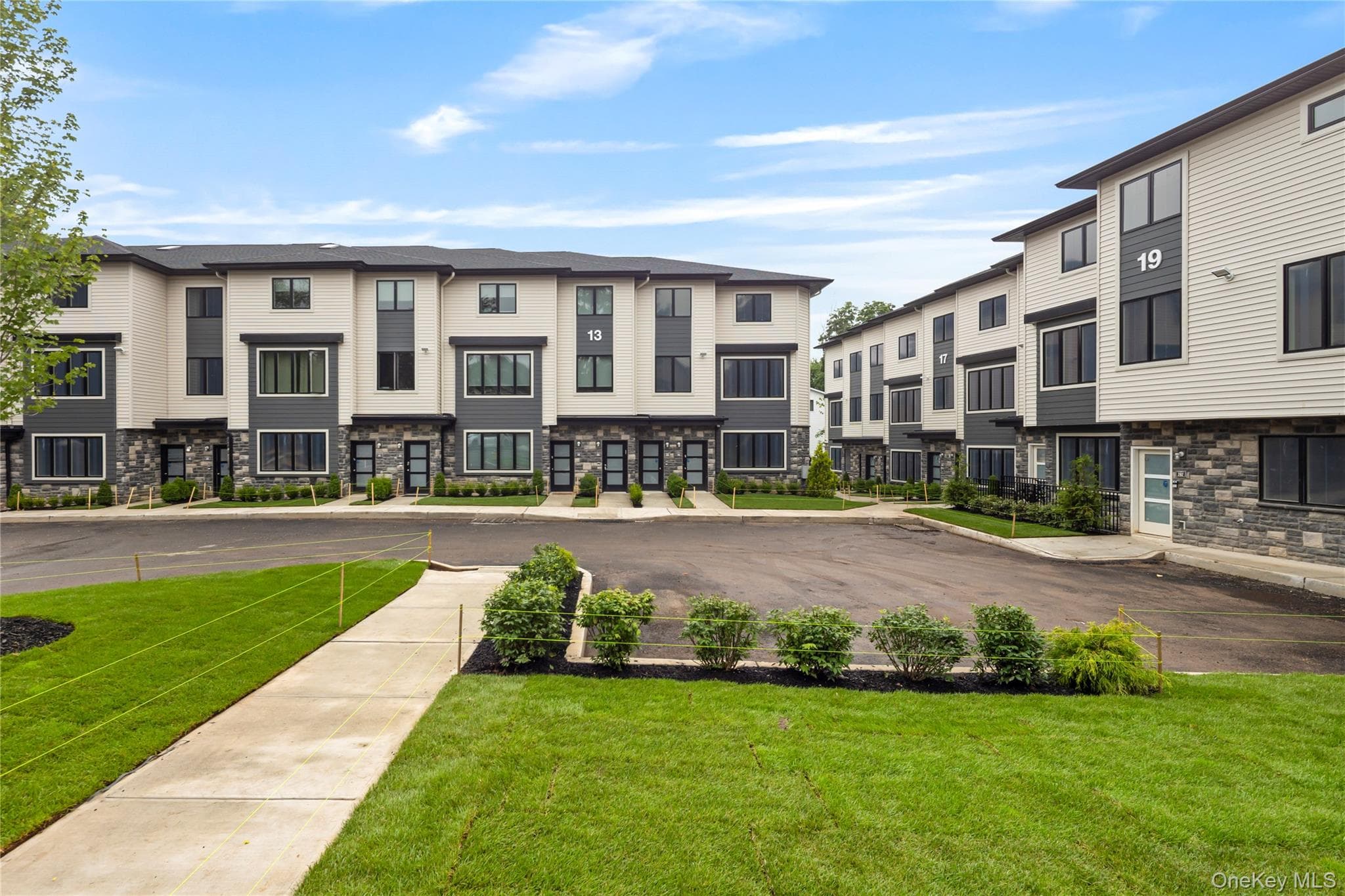 17 Lazer Court Unit: 111, Spring Valley