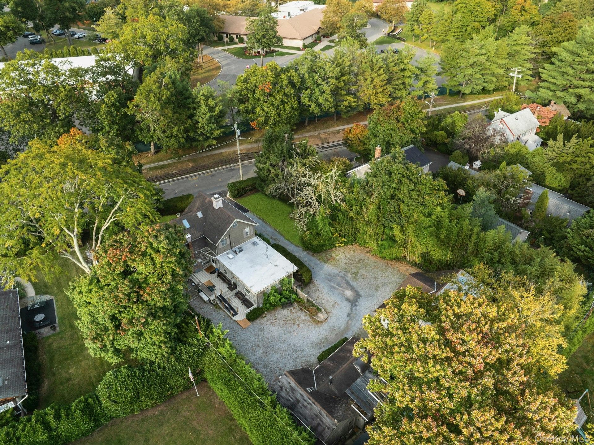 126 Harbor Hill Road thumbnail 27