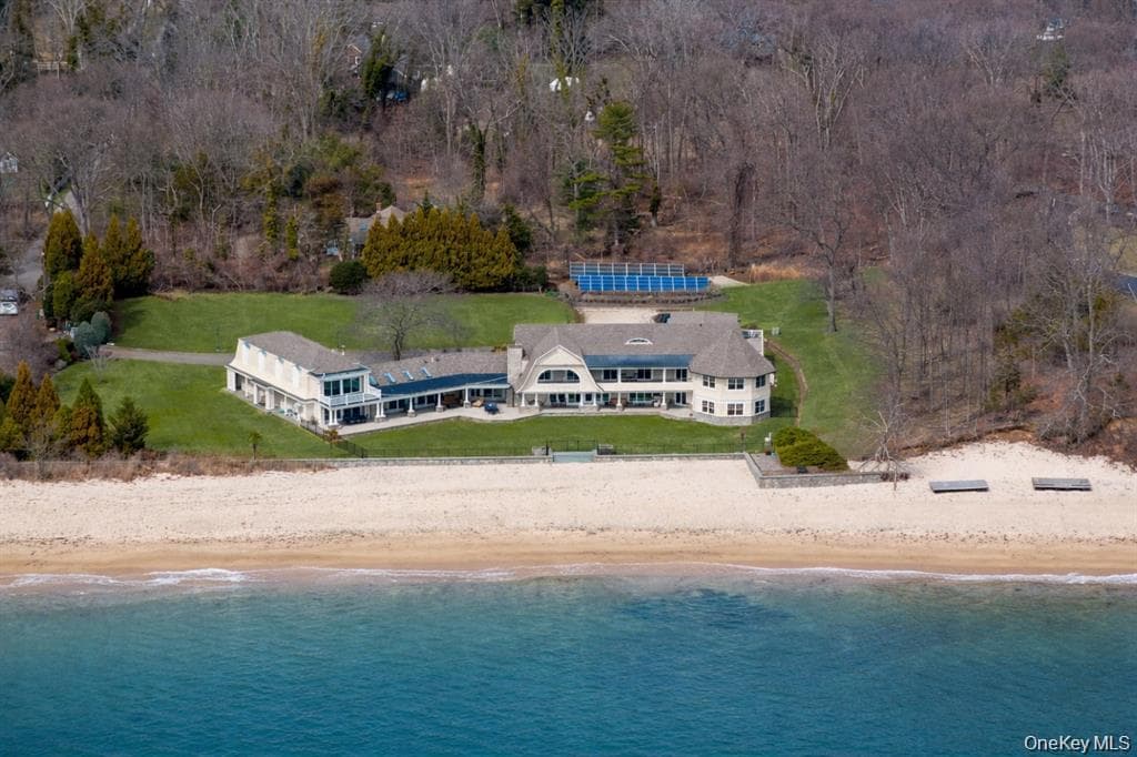 33 Beach Road, Asharoken