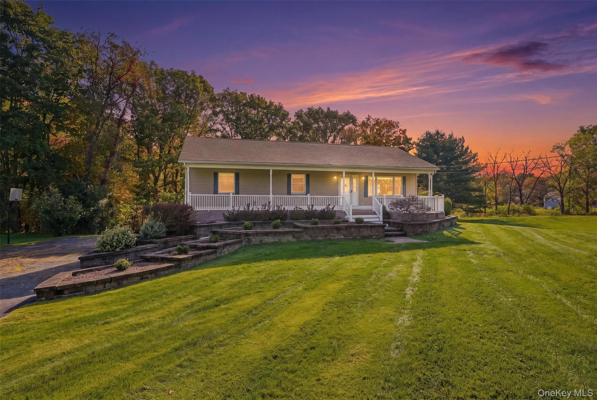 98 Browns Road photo 1
