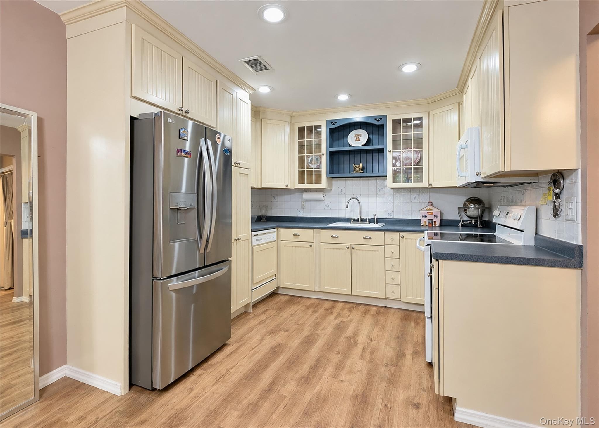 810 Woodland Court thumbnail 5