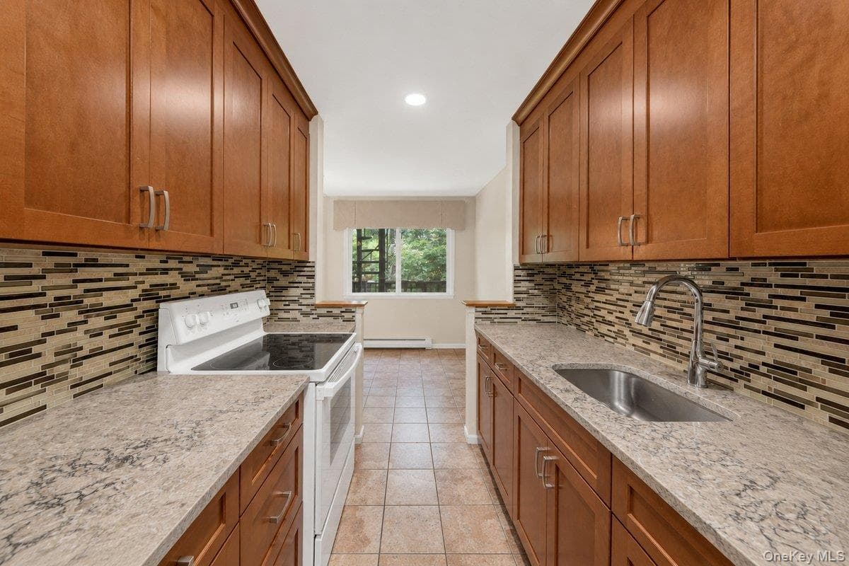 51 Lorraine Terrace Unit: 224 thumbnail 9
