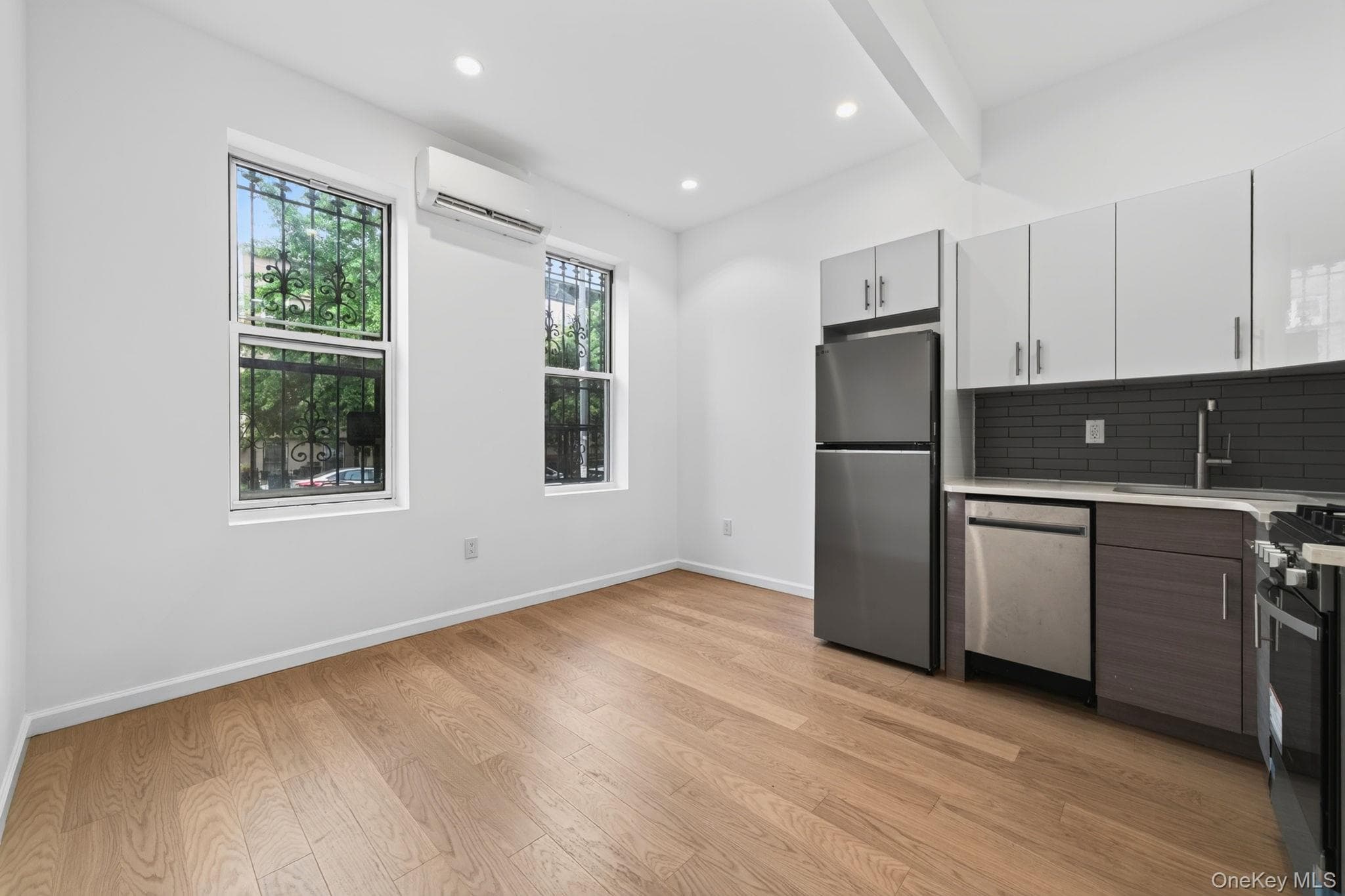 663 Macdonough Street thumbnail 2