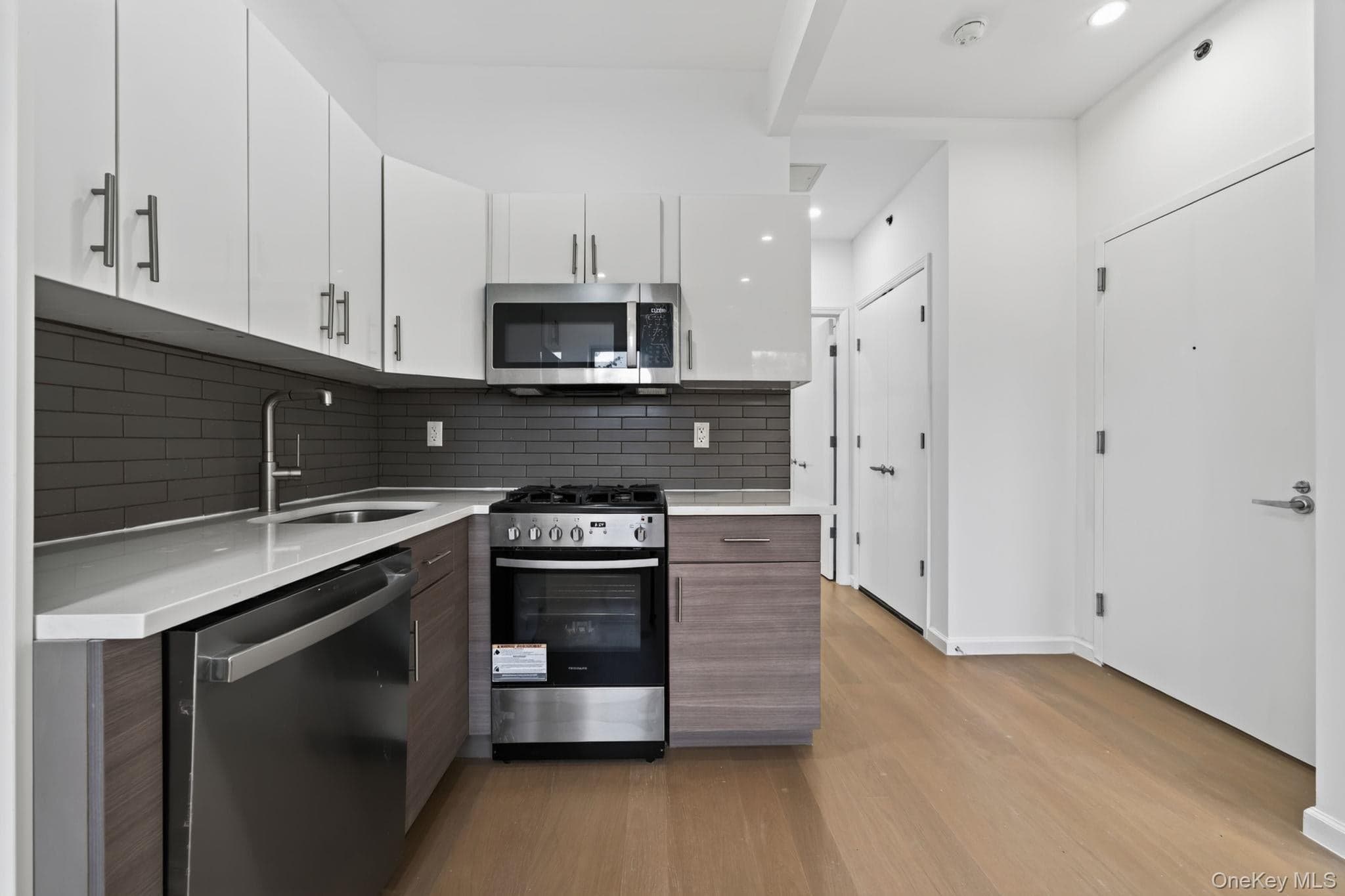 663 Macdonough Street thumbnail 20